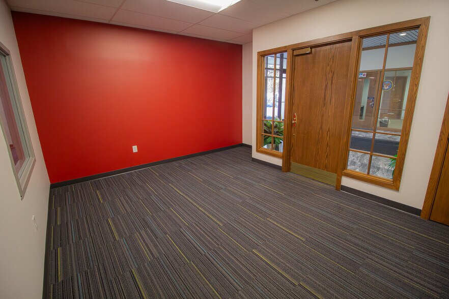 More Photos Of 20 Madison Avenue Ext, Albany Office For Lease