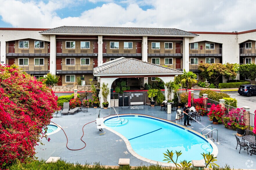 More Photos Of 514 N Vineyard Ave, Ontario Hotel For Sale
