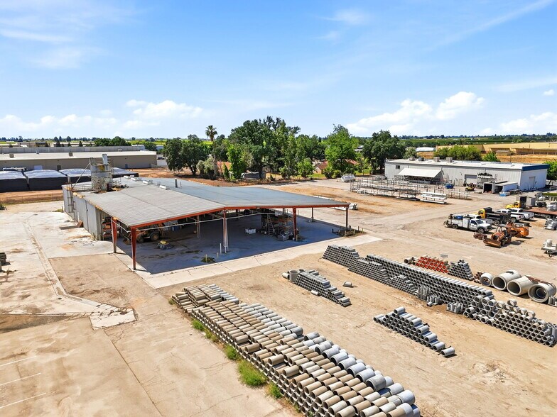 More Photos Of 1260 Buttonwillow Ave, Reedley Warehouse For Sale