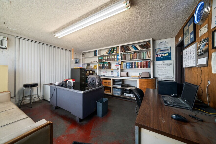 More Photos Of 2337 E 7th St, Long Beach Auto Repair For Sale