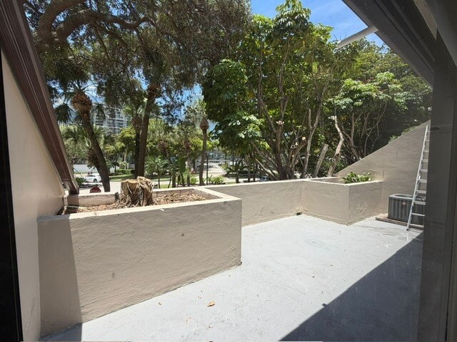 More Photos Of 520 Brickell Key Dr, Miami Apartments For Lease