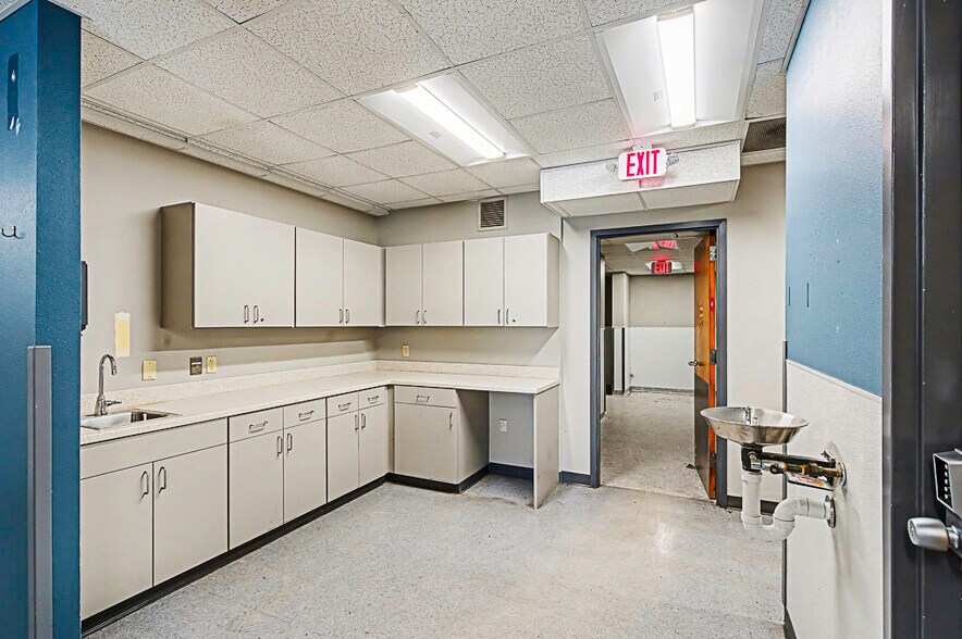 More Photos Of 2906 Washington Blvd, Belpre Medical For Sale