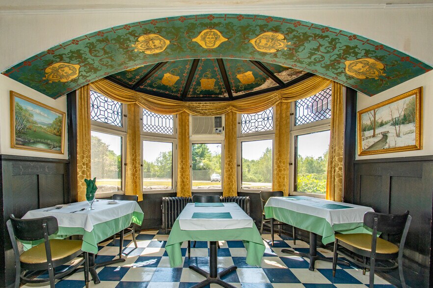 More Photos Of 50 Jacobs Rd, Moultonborough Hotel For Sale