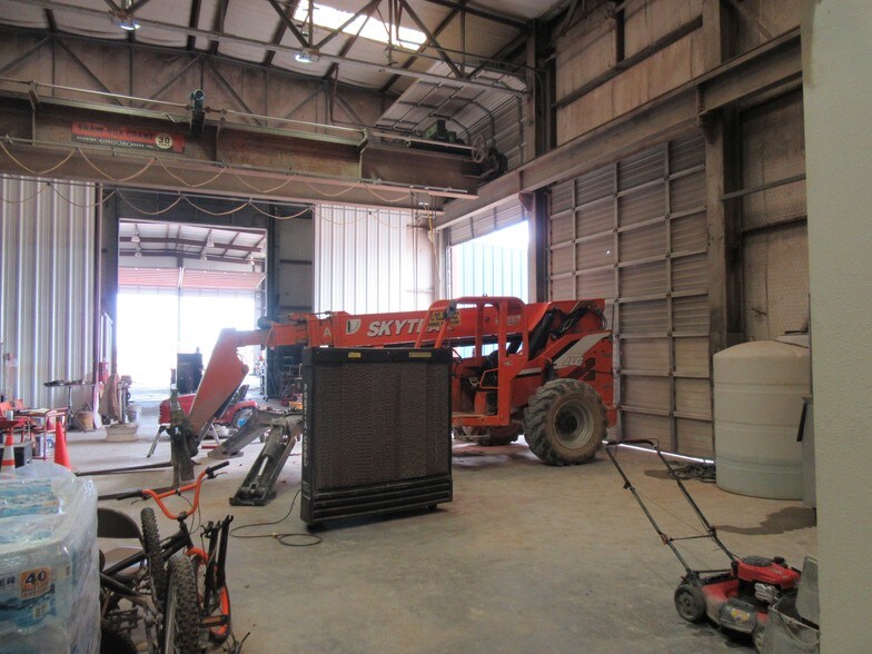 More Photos Of 14625 N Hollyhock Ave, Gardendale Warehouse For Sale