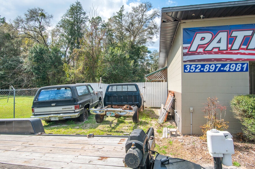 More Photos Of 982 E Hartshorn Ln, Holder Auto Repair For Sale
