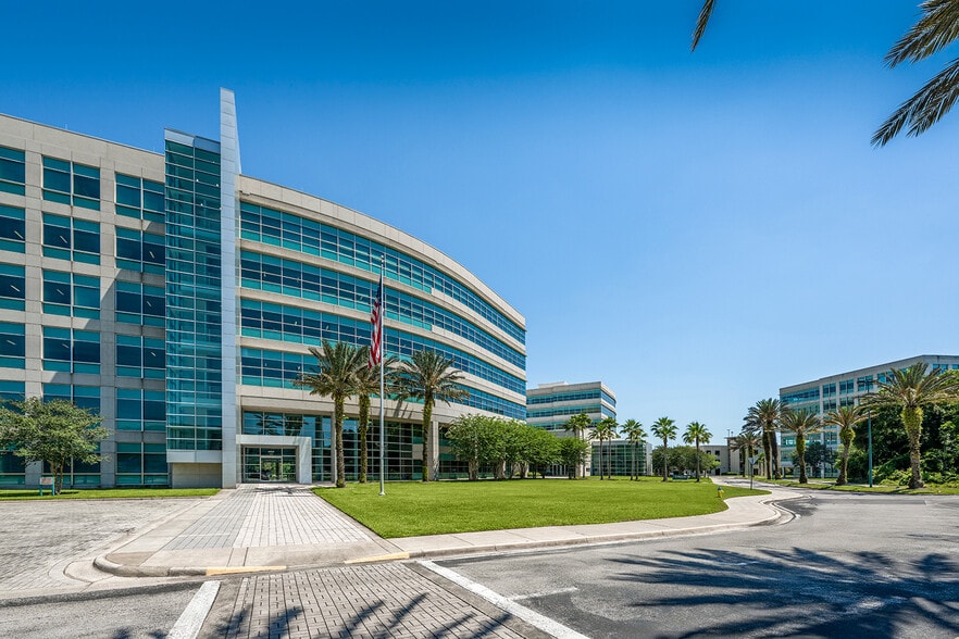 More Photos Of 8125 Highwoods Palm Way, Tampa Office For Sale