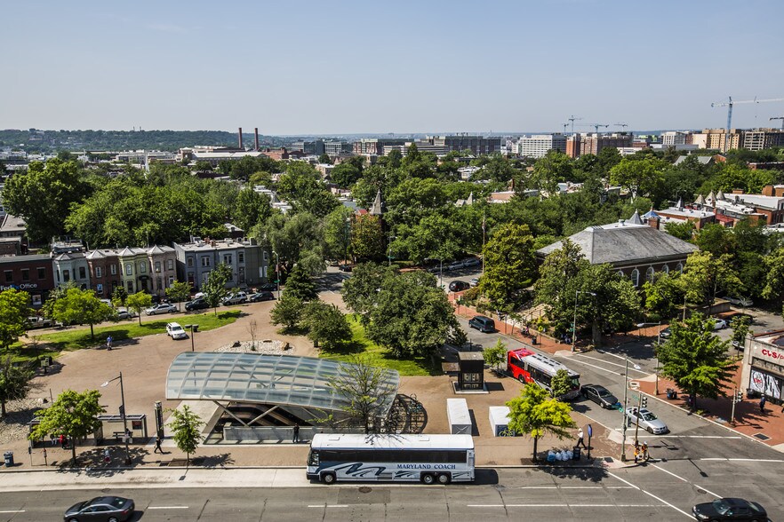 More Photos Of 700 Pennsylvania Ave SE, Washington Office For Sale