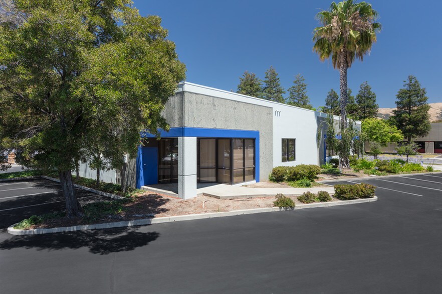 More Photos Of 4115-4119 Business Center Dr, Fremont Research And Development For Sale