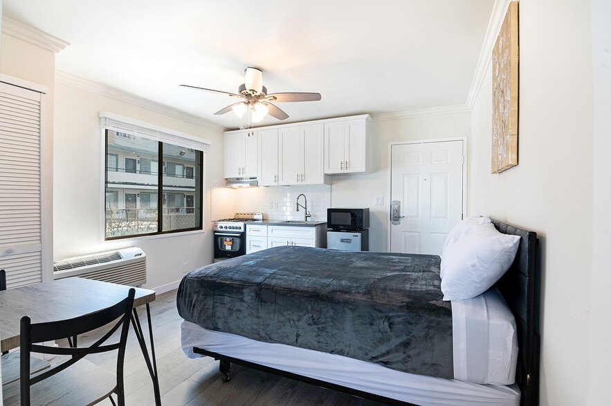 More Photos Of 220 S Alvarado St, Los Angeles Hotel For Sale