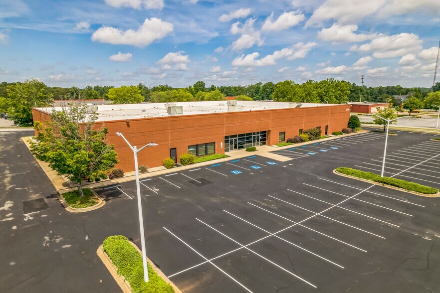 More Photos Of 2080 Brentwood St, High Point Office For Lease