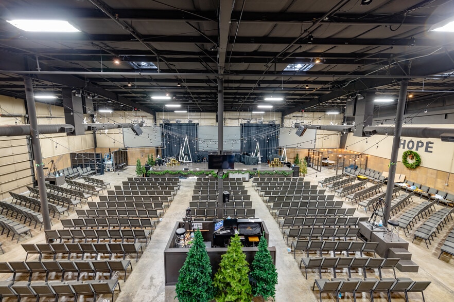 More Photos Of 1000 Fountain St, Burlington Industrial For Lease