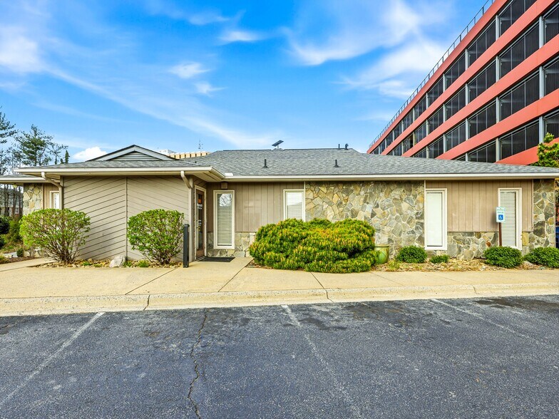 More Photos Of 6 Brooklet St, Asheville Medical For Sale