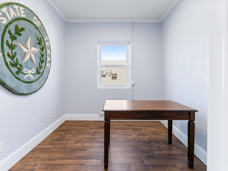 More Photos Of 2015 Avenue F, Bay City Office For Lease