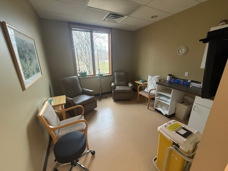 More Photos Of 1550 Watertower Pl, East Lansing Medical For Sale