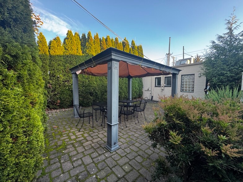 More Photos Of 2629 N Lombard St, Portland Office For Sale