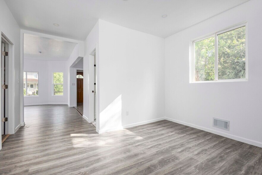 More Photos Of 553 Belmont St, Detroit Apartments For Sale