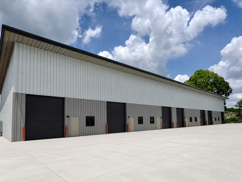 Primary Photo Of 5801 Middlebrook Pike, Knoxville Warehouse For Lease