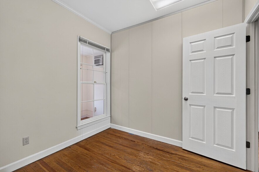 More Photos Of 117 E Salisbury St, Pittsboro Office For Sale