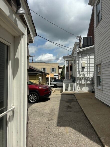 More Photos Of 6 W 1st St, Hinsdale Storefront Retail Office For Lease
