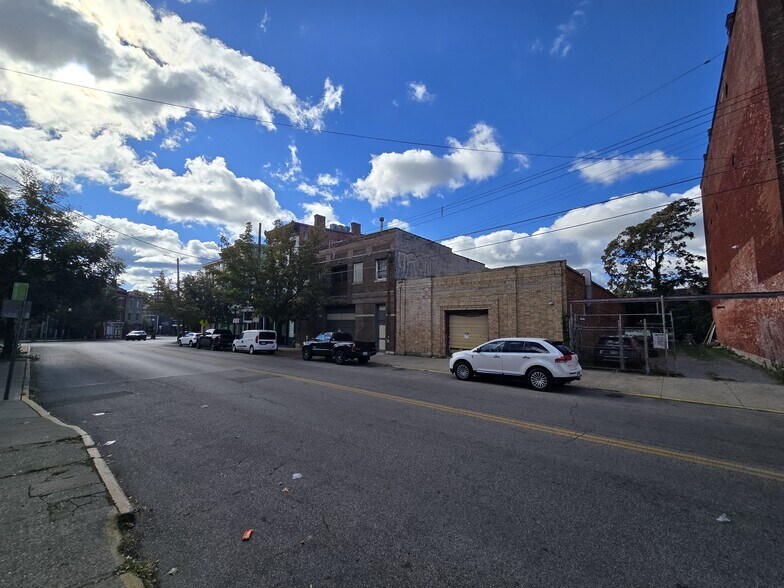 More Photos Of 122 E Liberty St, Cincinnati Manufacturing For Sale