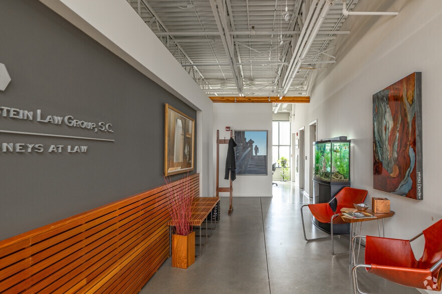 More Photos Of 161 S 1st St, Milwaukee Loft Creative Space For Lease