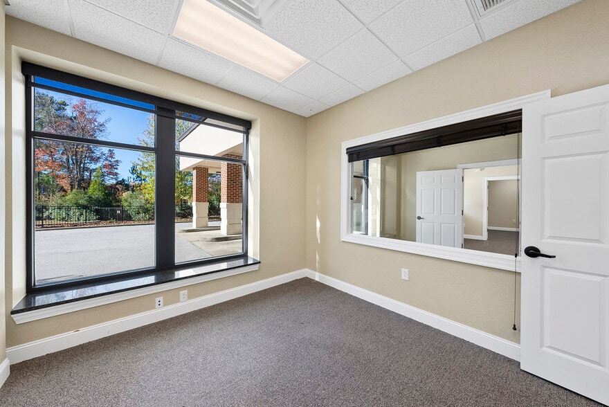 More Photos Of 701 Mutual Ct, Raleigh Office For Sale