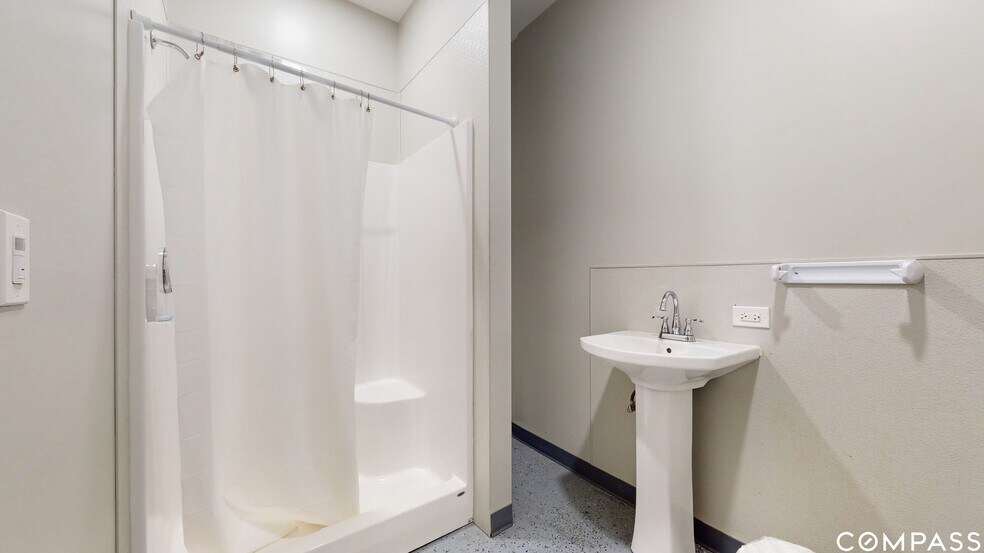 More Photos Of 2241 S Wabash Ave, Chicago Loft Creative Space For Sale