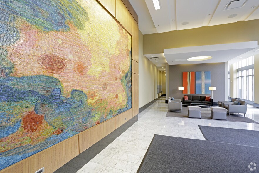More Photos Of 555 W Kinzie St, Chicago Apartments For Lease