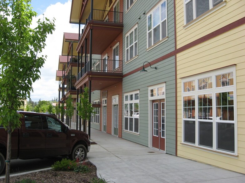 More Photos Of 220 Windsor River Rd, Windsor Apartments For Sale