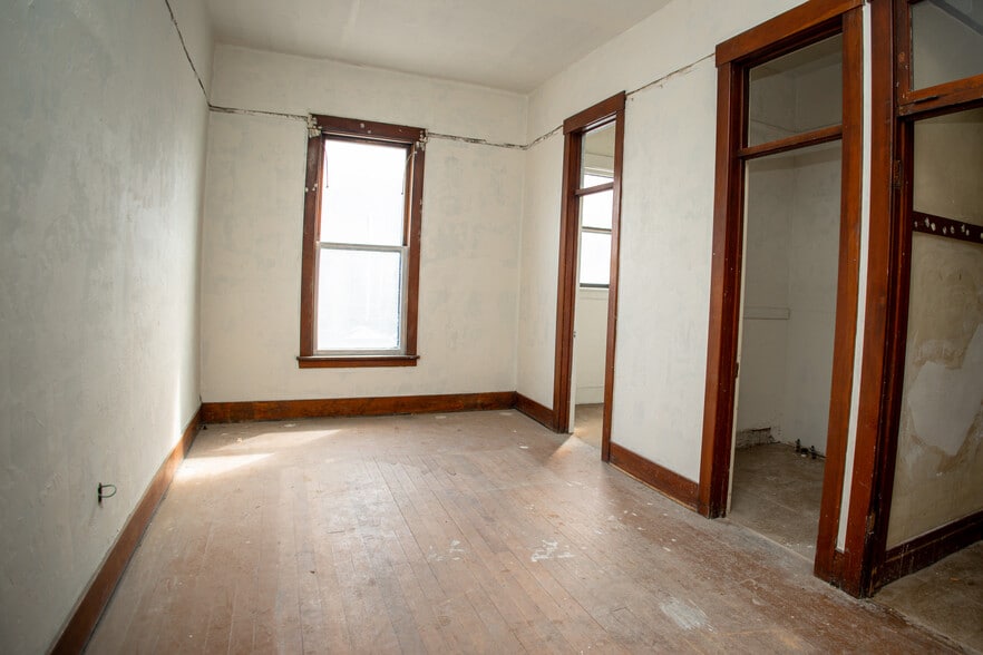 More Photos Of 301 E Park Ave, Anaconda Storefront Retail Office For Sale
