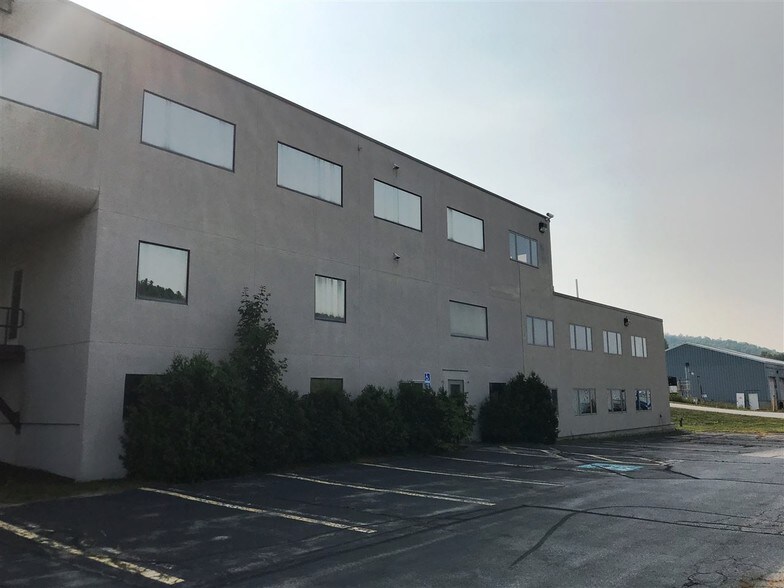 More Photos Of 40 Jericho Rd, Berlin Office For Sale