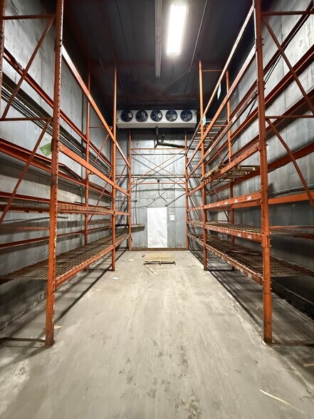 More Photos Of 326 S Marble St, Rockmart Distribution For Lease