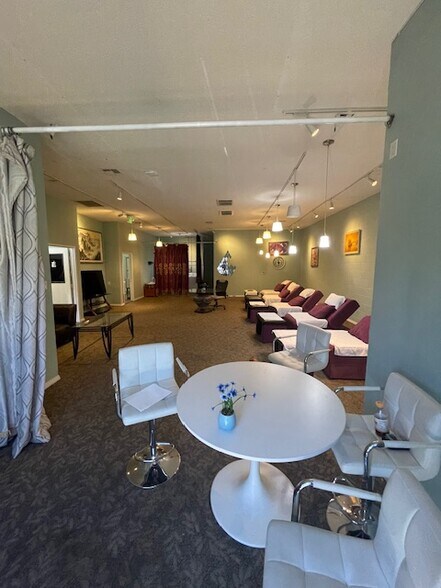 More Photos Of 17733-17755 Sierra Hwy, Santa Clarita Storefront Retail Office For Lease