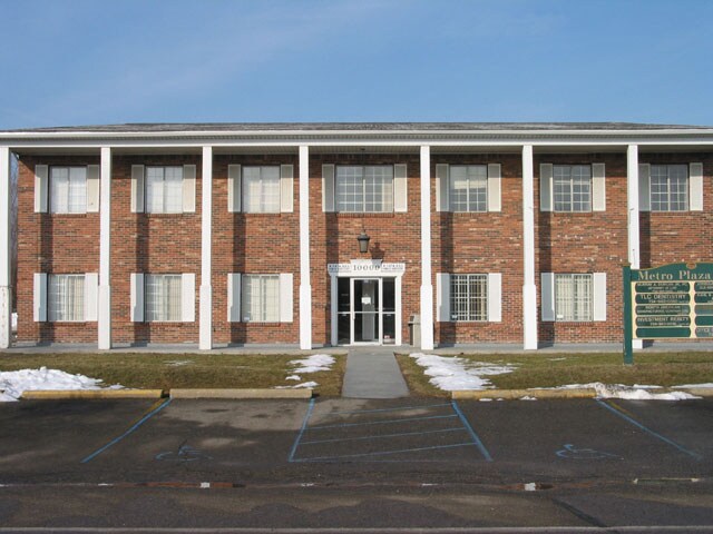 More Photos Of 10000 Wayne Rd, Romulus Medical For Lease