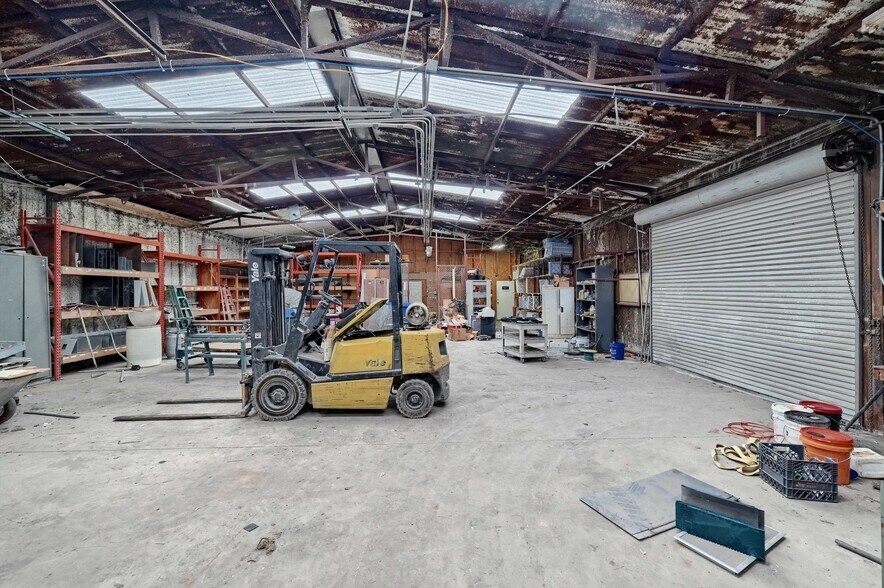 More Photos Of 18987 W US Highway 82, Sherman Industrial For Sale