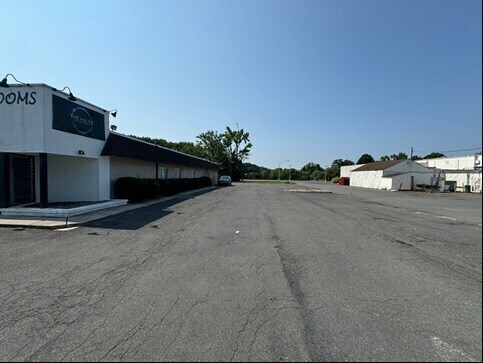 More Photos Of 691 New Jersey 33, Hamilton Township Freestanding For Lease