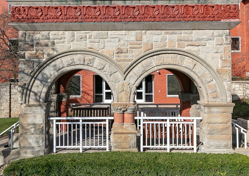 More Photos Of 1100 Pennsylvania Ave, Kansas City Office For Sale