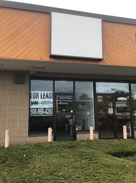 More Photos Of 154 Faunce Corner Rd, North Dartmouth Storefront Retail Office For Lease