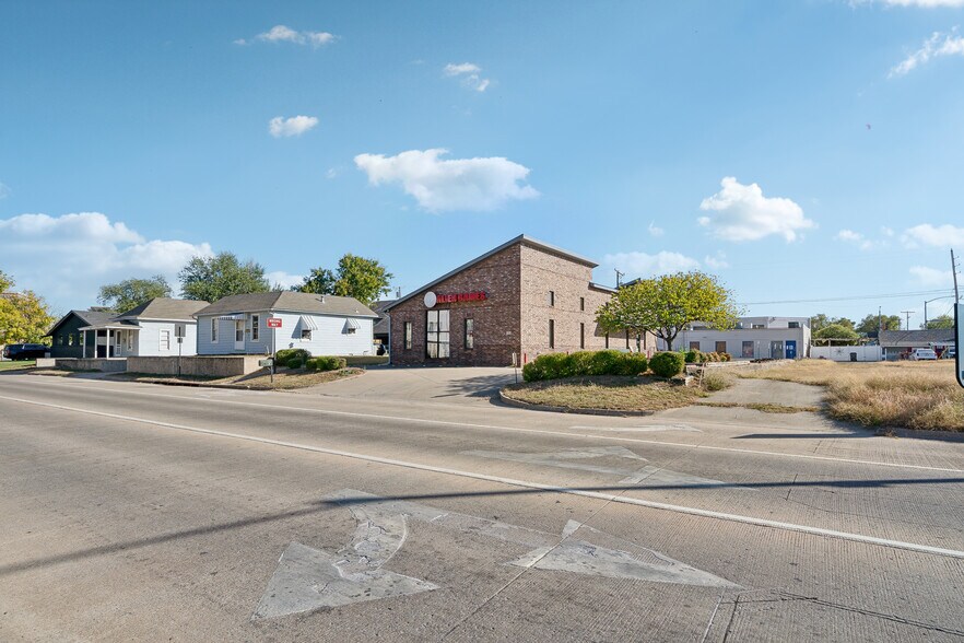 More Photos Of 508 E A St, Jenks Freestanding For Sale