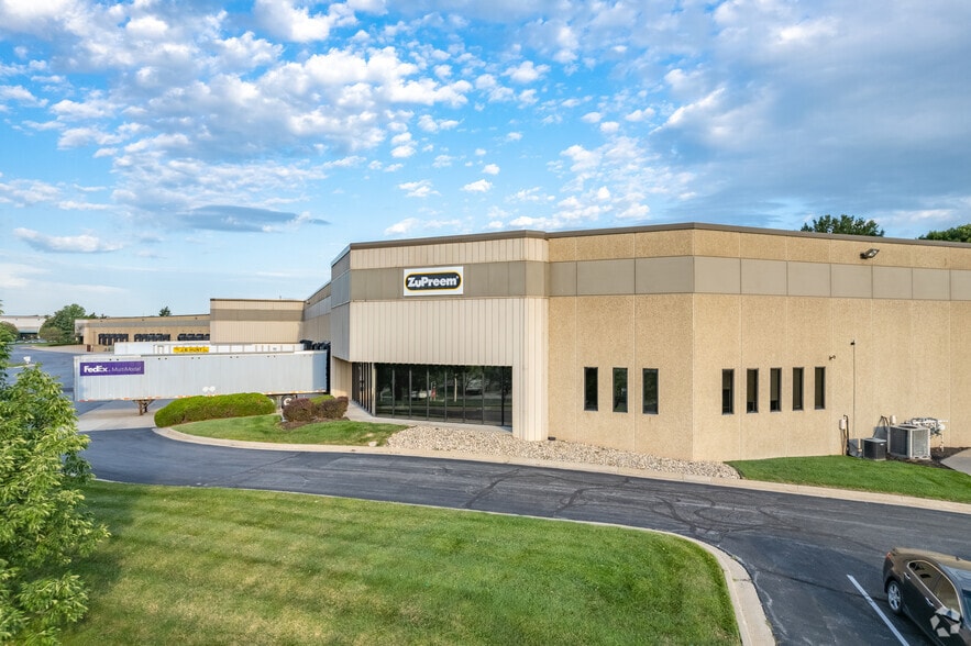 More Photos Of 10504-10630 W 79th St, Shawnee Warehouse For Lease