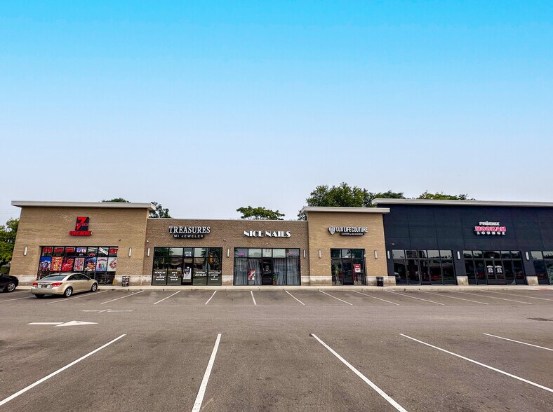 More Photos Of 2005-2201 E 8 Mile Rd, Warren Unknown For Lease