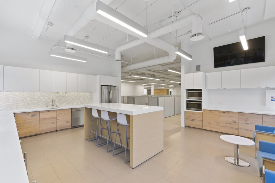 More Photos Of 2220 N University Dr, Newport Beach Office For Lease