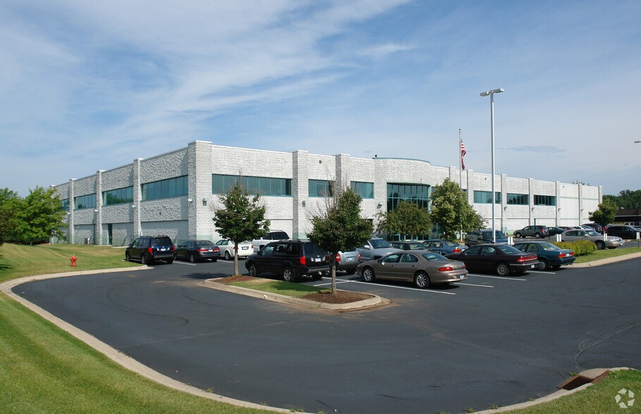 Primary Photo Of 10900 S Nesbitt Ave, Bloomington Flex For Lease