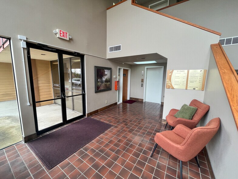 More Photos Of 525 Glen Creek Rd NW, Salem Office For Sale