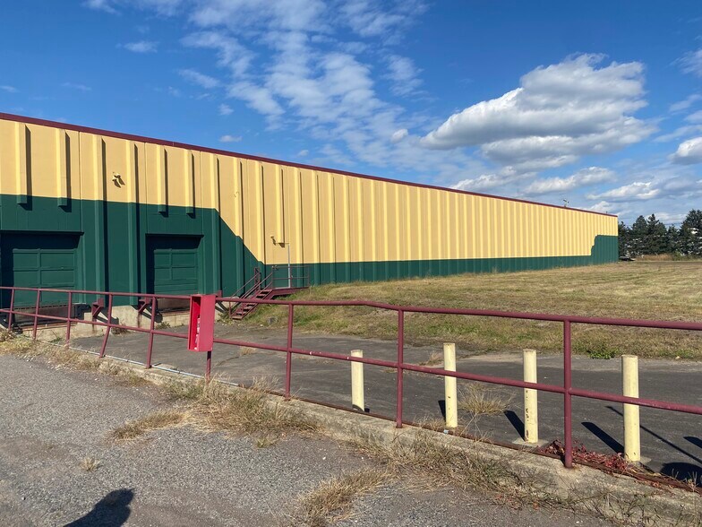 More Photos Of 4th & Pacific Ave @ Pacific Ave, West Pittston Warehouse For Sale