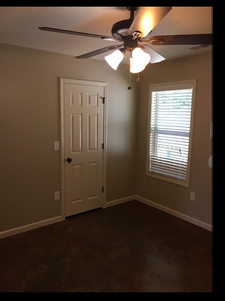 More Photos Of 3515 Harrison St, Batesville Apartments For Sale