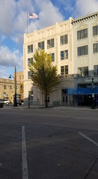 More Photos Of 201 S Broadway Ave, Albert Lea Loft Creative Space For Lease