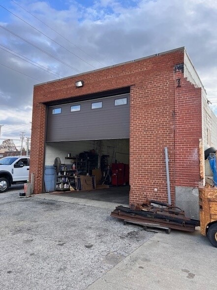 More Photos Of 1200 E 38th St, Cleveland Service For Sale