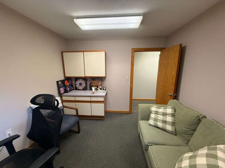 More Photos Of 8287-8289 Loop Rd, Baldwinsville Office For Lease