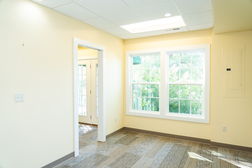 More Photos Of 580 Radford Ln, Crozet Medical For Lease